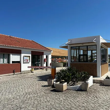 Parque De Campismo Orbitur 营地