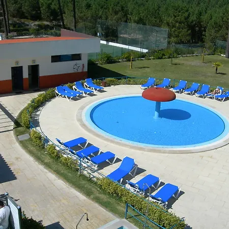 Parque De Campismo Orbitur Campsite